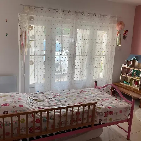 Апартаменты Location Saisonniere Bas De Villa Semaine Сис-Фур-Ле-Пляж